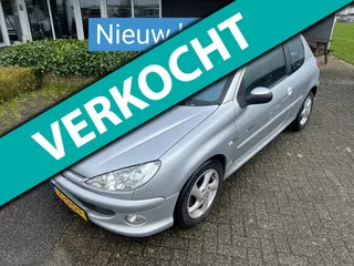 Peugeot 206 1.4-16V Quiksilver AIRCO/ALU/ELEKPACK APK+NAP
