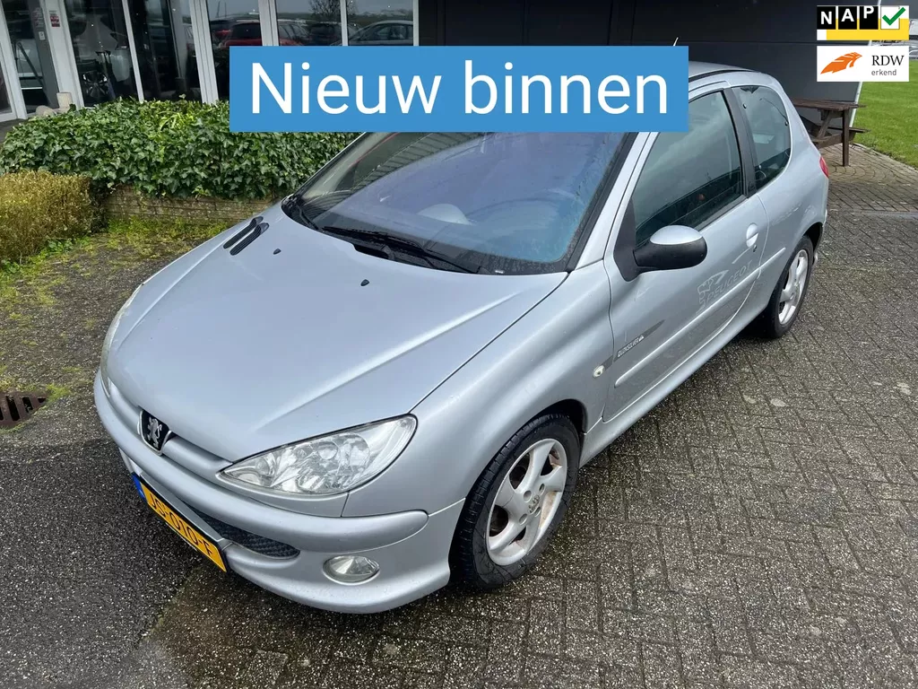 Peugeot 206 1.4-16V Quiksilver AIRCO/ALU/ELEKPACK APK+NAP